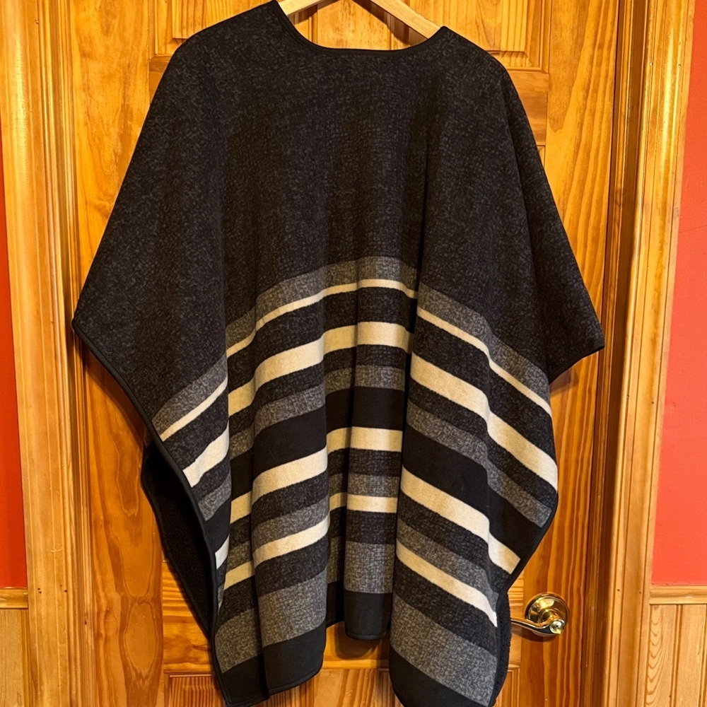 Ike Behar Womens Reversible Fashion Wrap Black/Gray/Beige Plaid One Size NWT - Picture 6 of 6